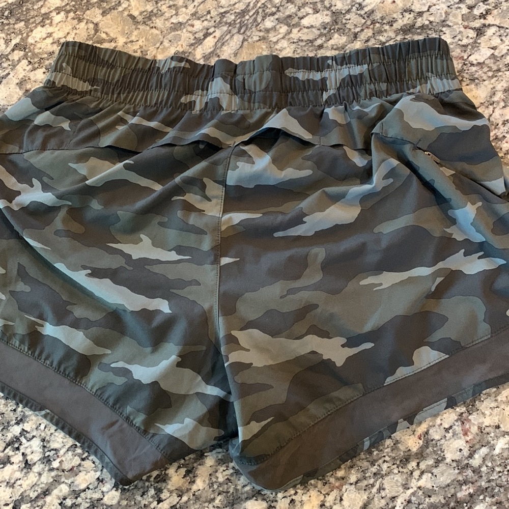 Athleta Mesh Racer Short “4 - Picture 3 of 3